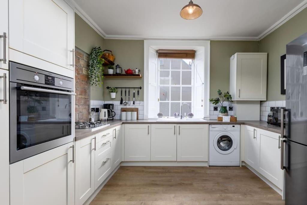 The Stirling Townhouse Villa Bagian luar foto